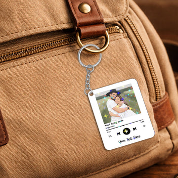 Personalized Lover Illustration Music Hologram Keychain - Custom Gift for Couples, Valentine Keepsake
